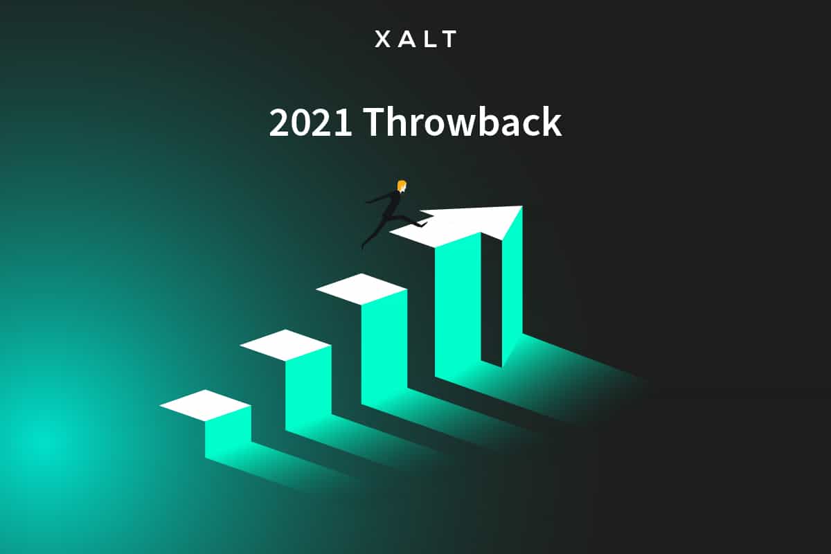 XALT Throwback 2021: blaue Stufen mit aufsteigendem Pfeil, Symbol für Wachstum und Fortschritt.