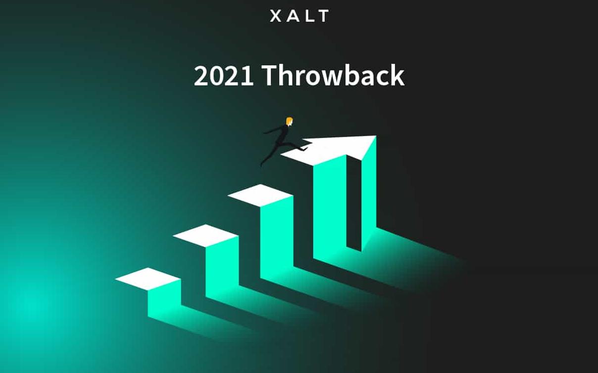 XALT Throwback 2021: blaue Stufen mit aufsteigendem Pfeil, Symbol für Wachstum und Fortschritt.