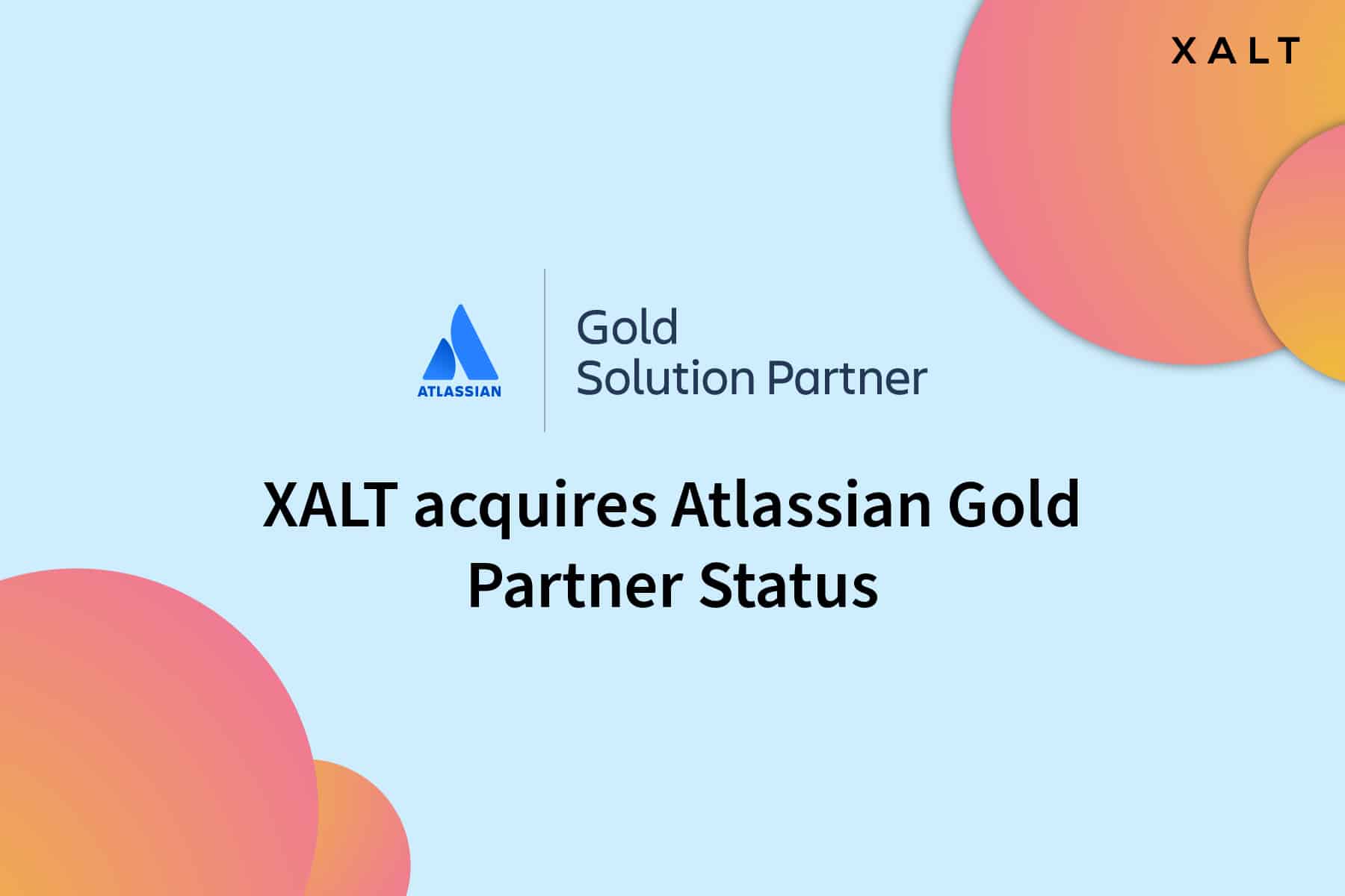 Atlassian Gold Solution Partner Logo mit dem Text XALT acquires Atlassian Gold Partner Status auf hellblauem Hintergrund.