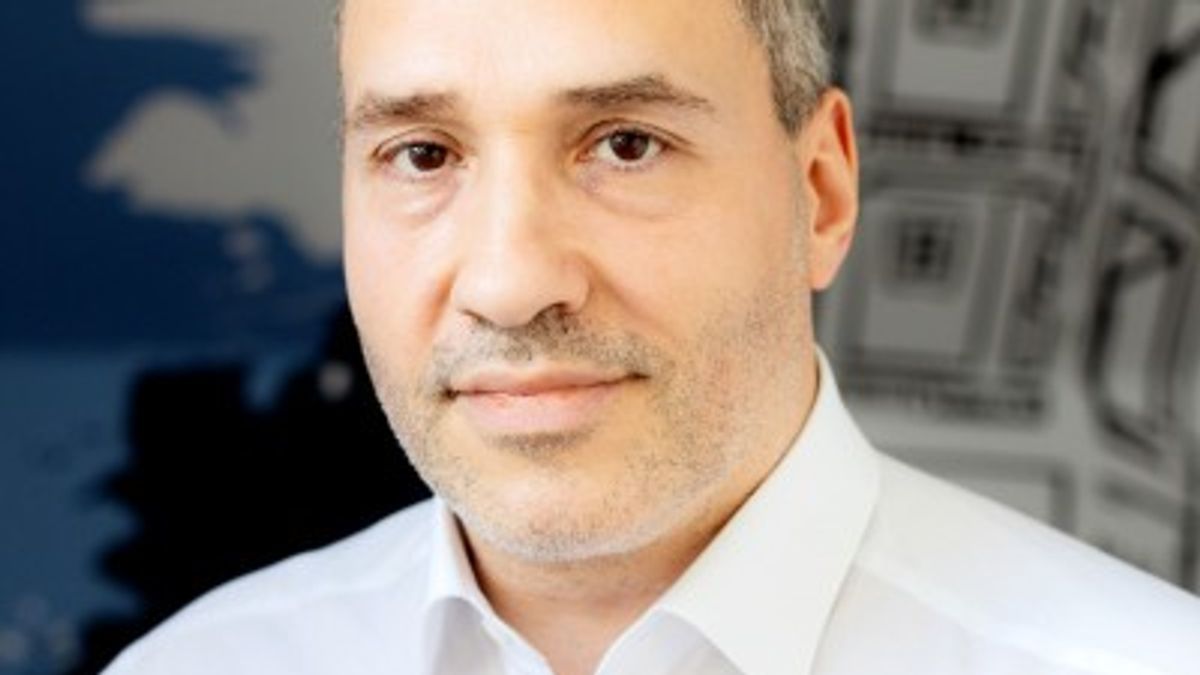 Annától egy workshopon egyetlen délután alatt többet tanultam a vállalkozói kommunikációról, mint hónapok próbálkozásai során. Pár mondata az önazonosságról és az ember-ember közötti kapcsolódás fontosságáról alapvetően átformálta, ahogyan azóta megszólalok. Zsákai Tamás