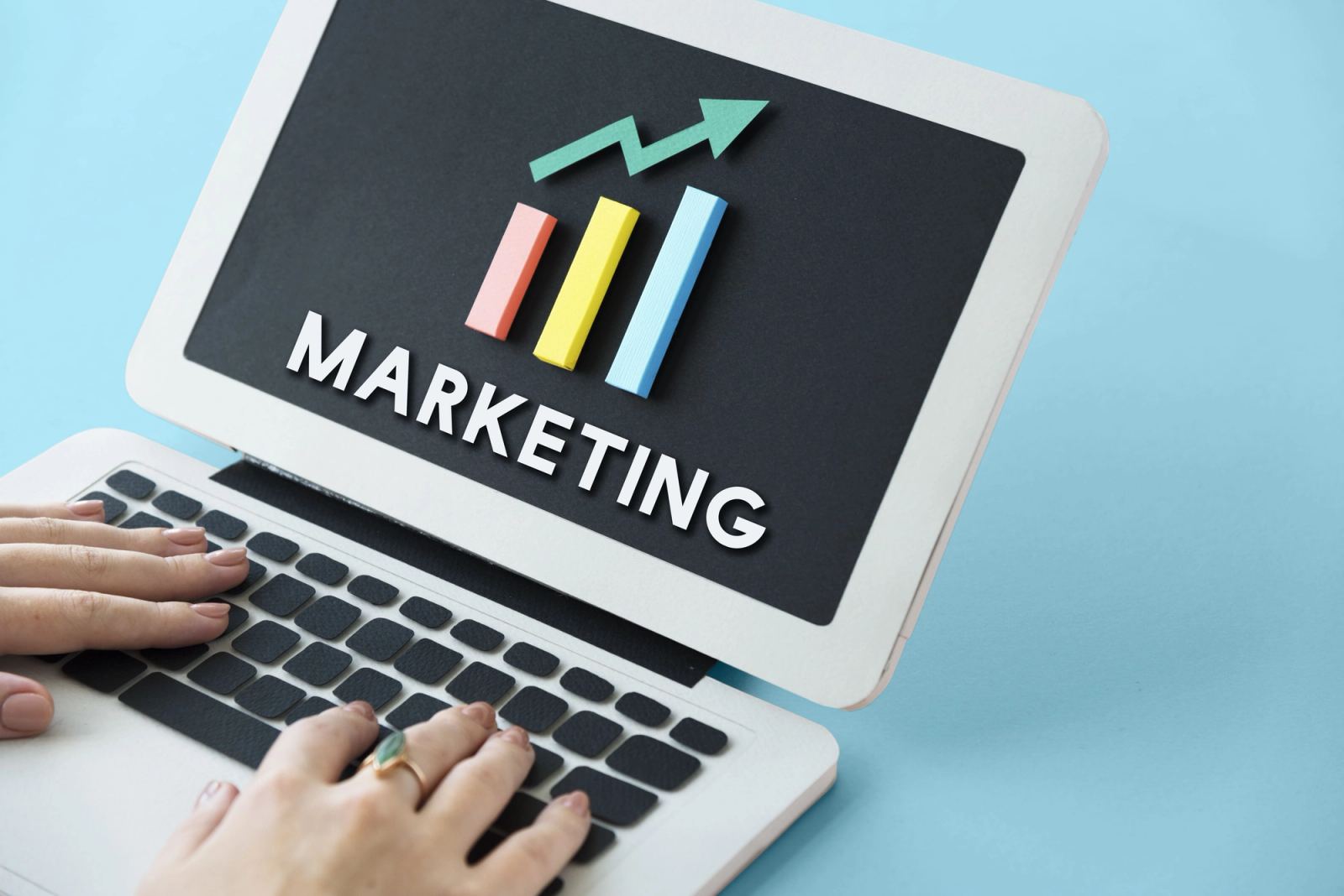 Stay Ahead of the Curve: 10 Essential B2B Marketing Trends for Growth