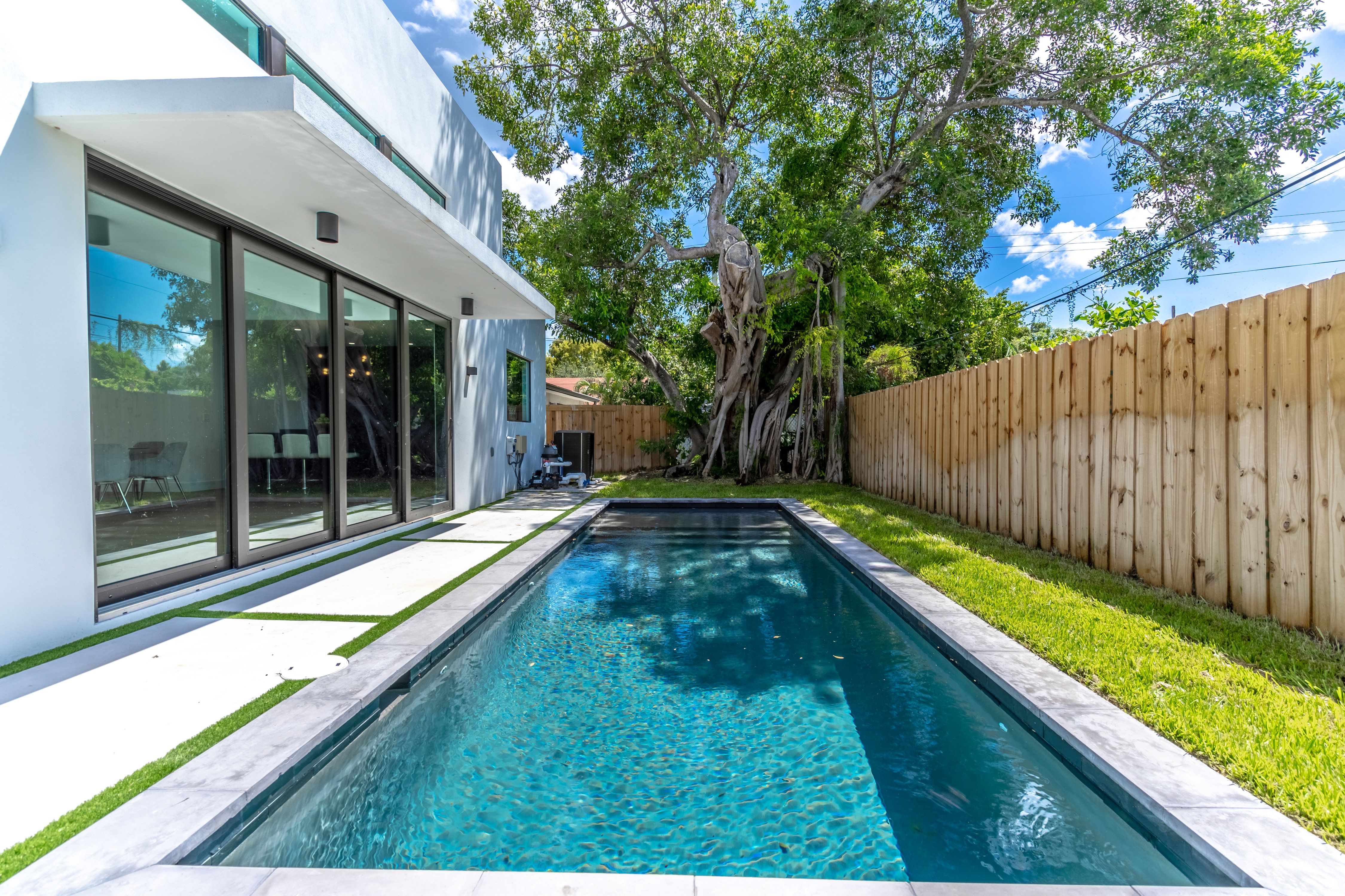 Vacation Home Modern Luxurious Spacious Home in West Wynwood, Miami, FL 