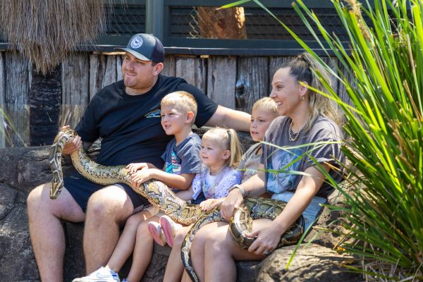 family-with-snake 