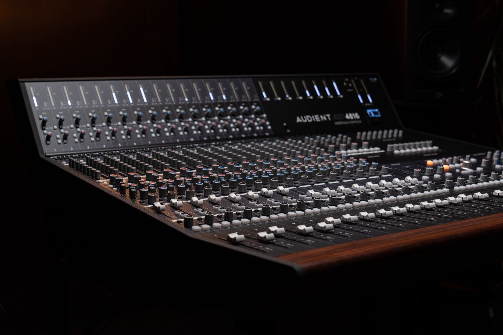 ASP4816-SE Small Format Recording Console