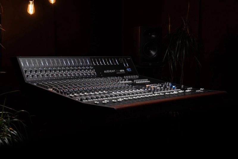 ASP4816-HE rear panel connectivity