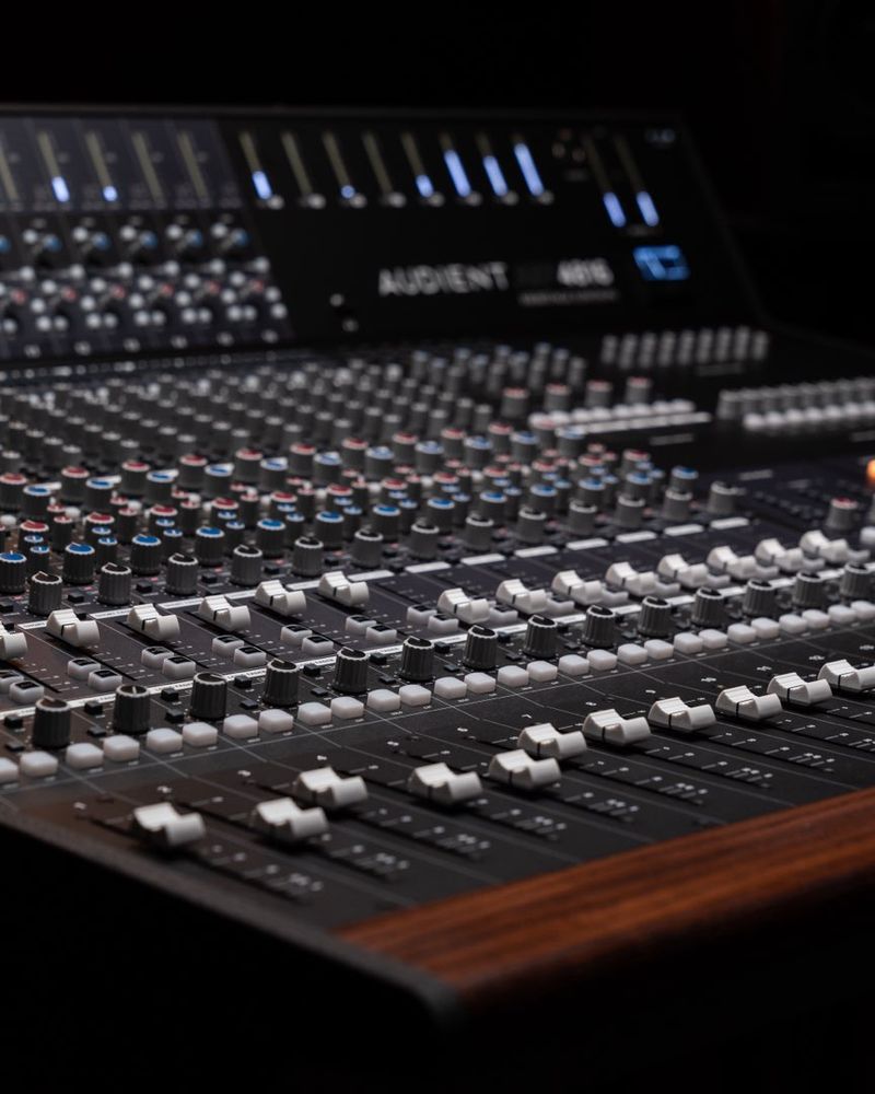 ASP4816-HE vintage mix bus processing section