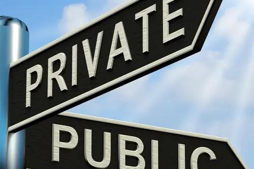private-education-institution-vs-public-college