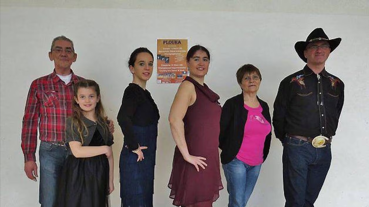 Trois danseuses country au concours départemental