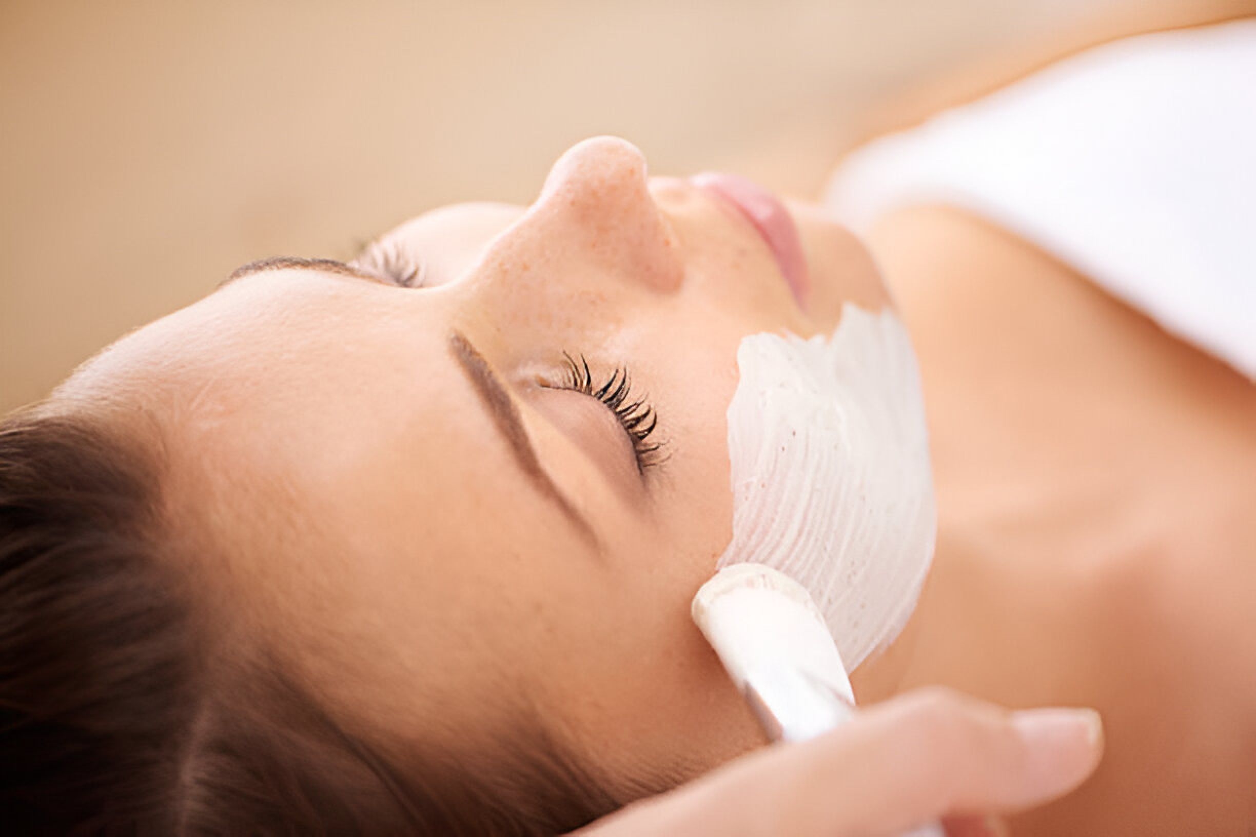 How to do Detan at Home: Effective Home Remedies for Skin Detan