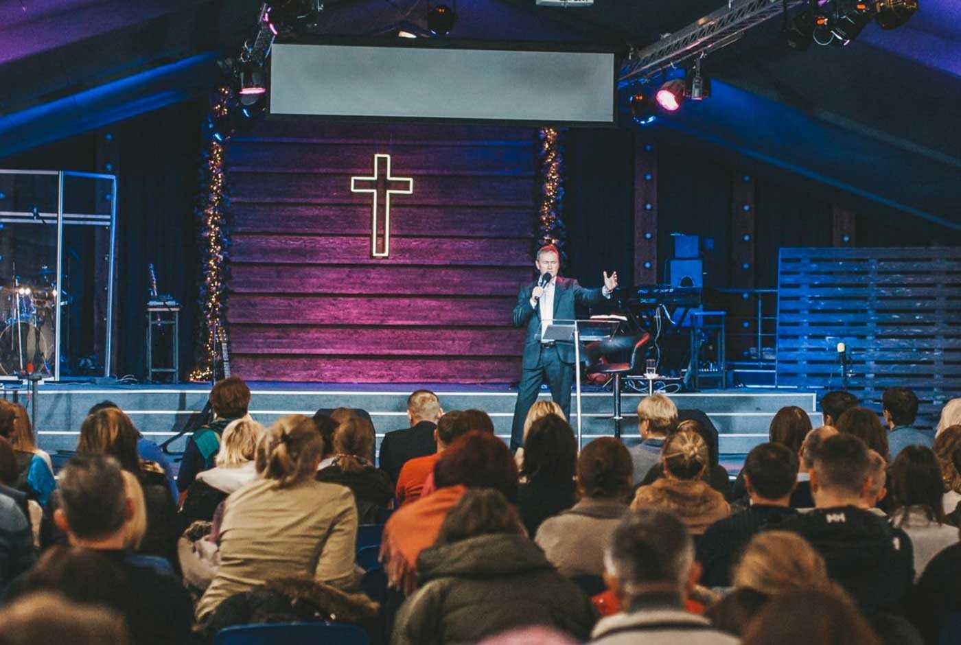 Amenazan con cerrar iglesia en Bielorrusia