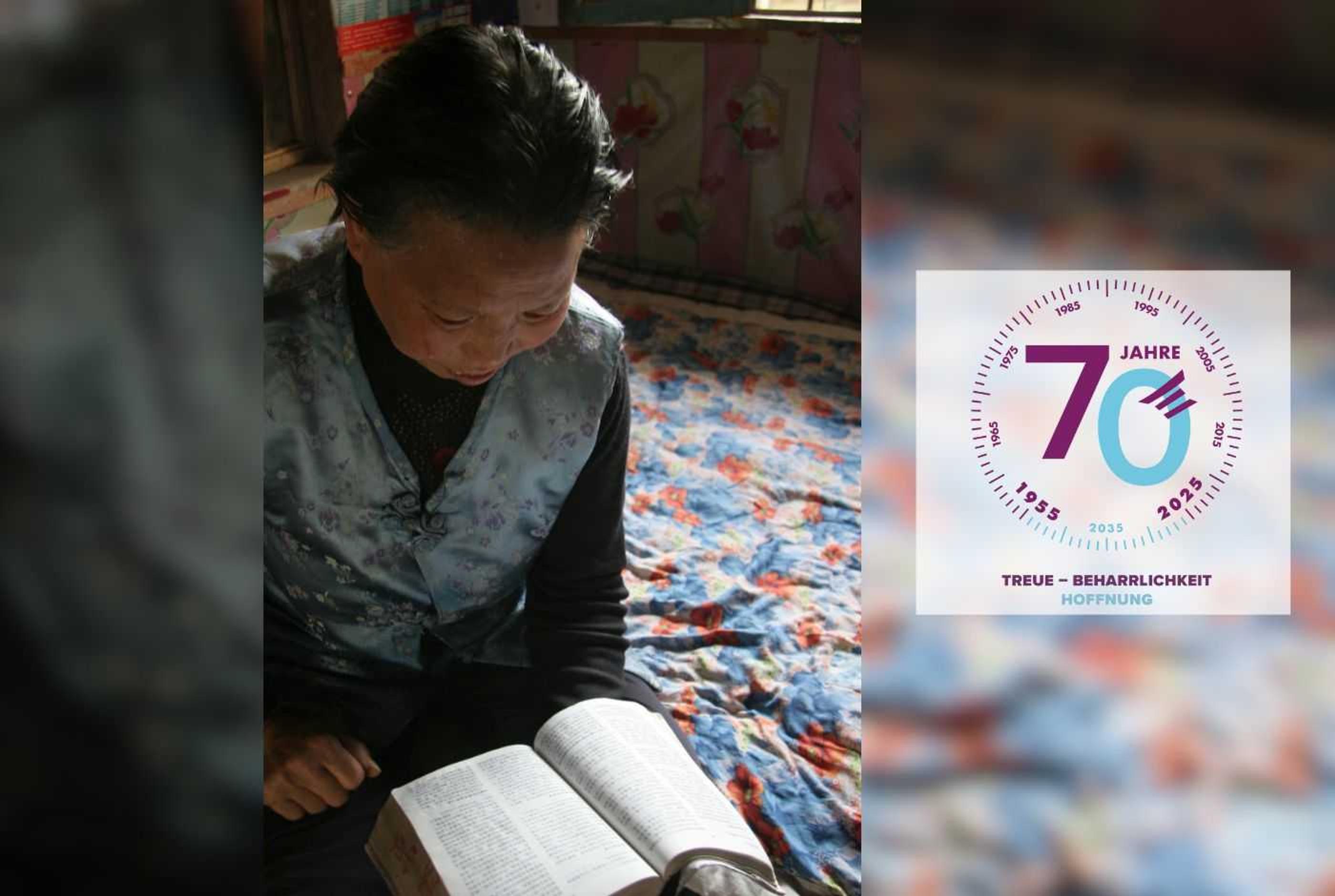 China: Sie erhält eine von einer Million Bibeln!