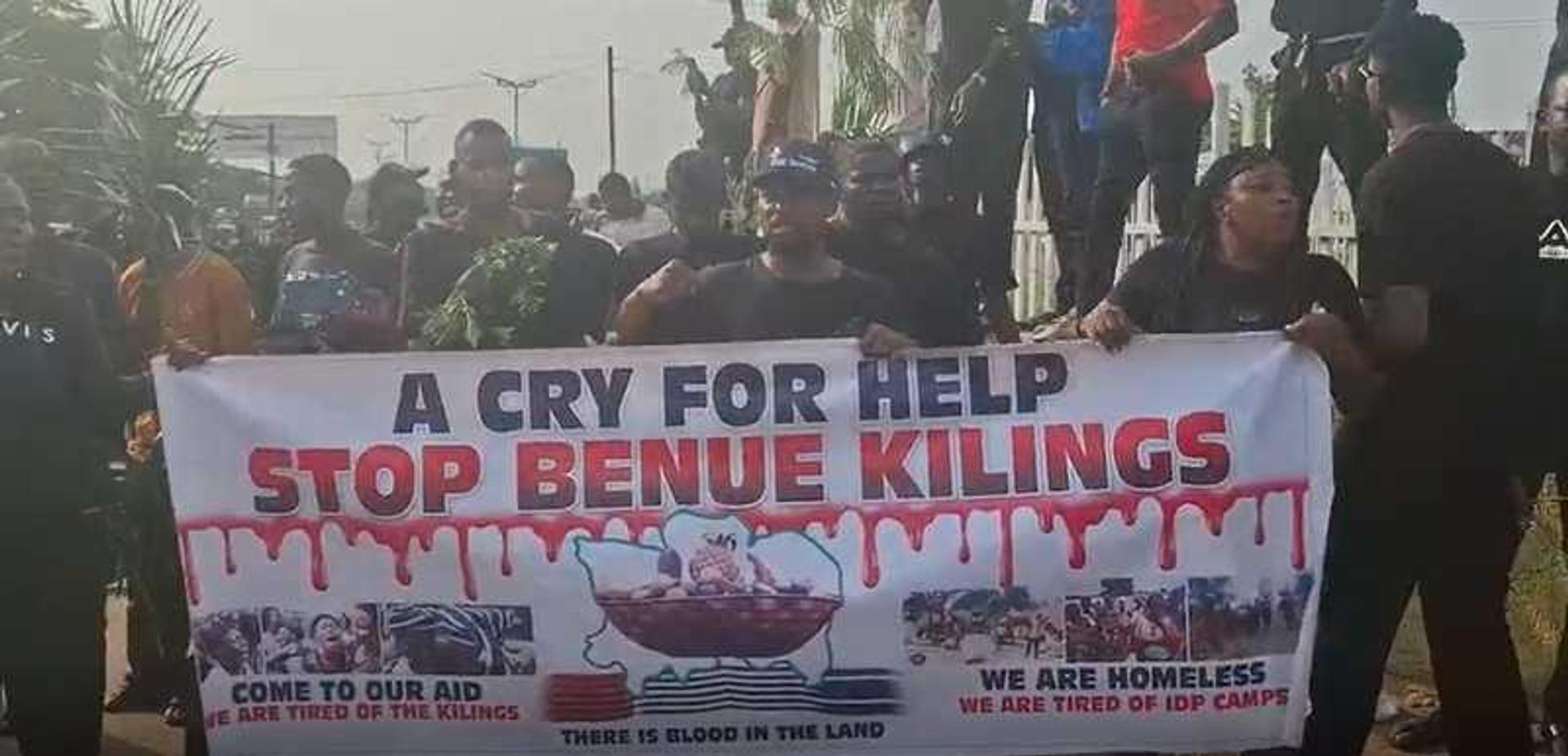 New attacks in Nigeria leave 200+ dead