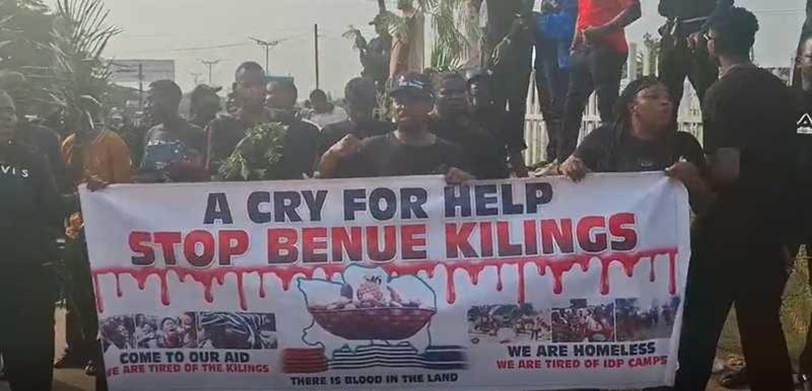 New attacks in Nigeria leave 200+ dead