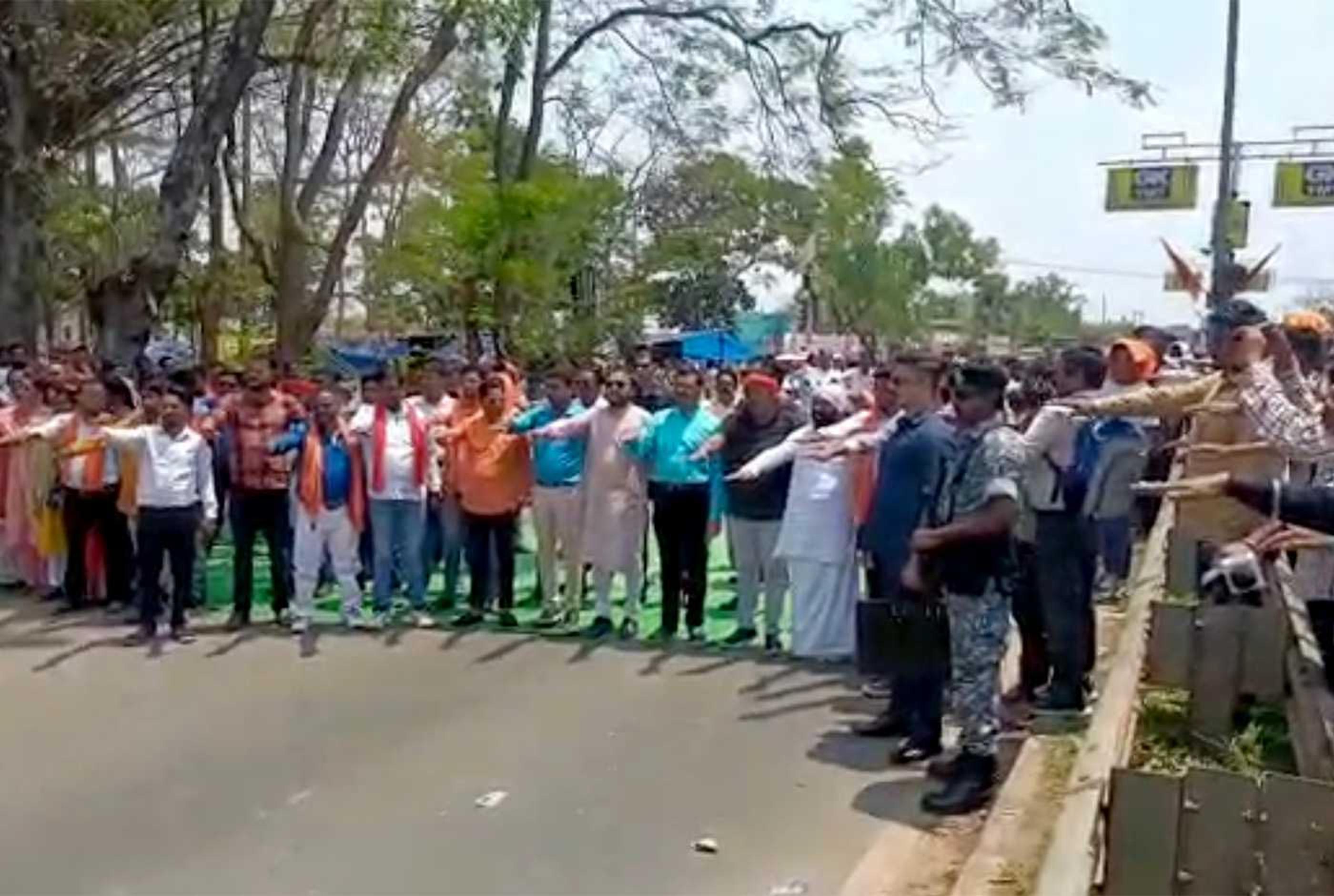VIDEO: Crowds pledge to boycott Christian businesses in India