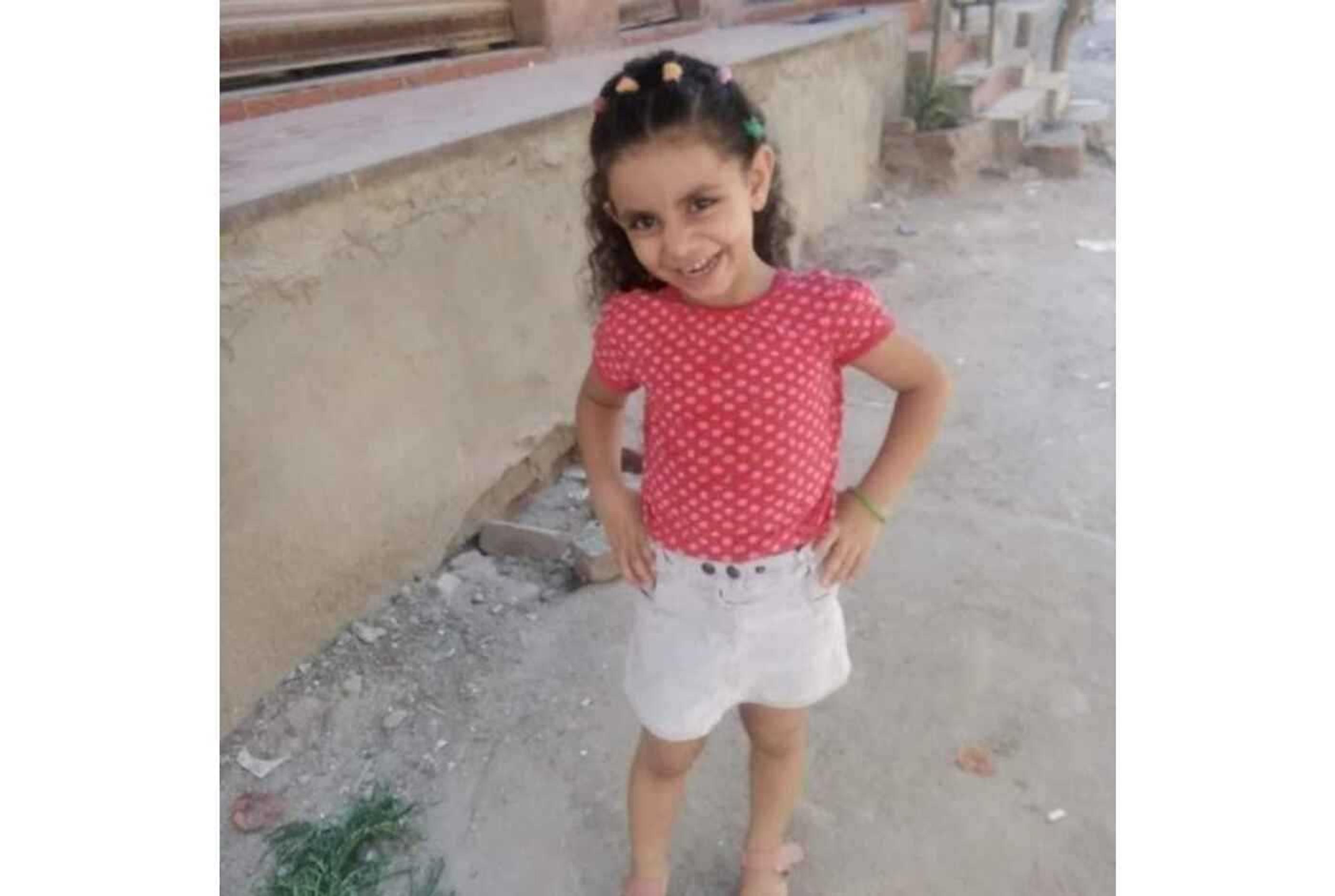 Josiana, de Egipto, arrancada de brazos de su padre