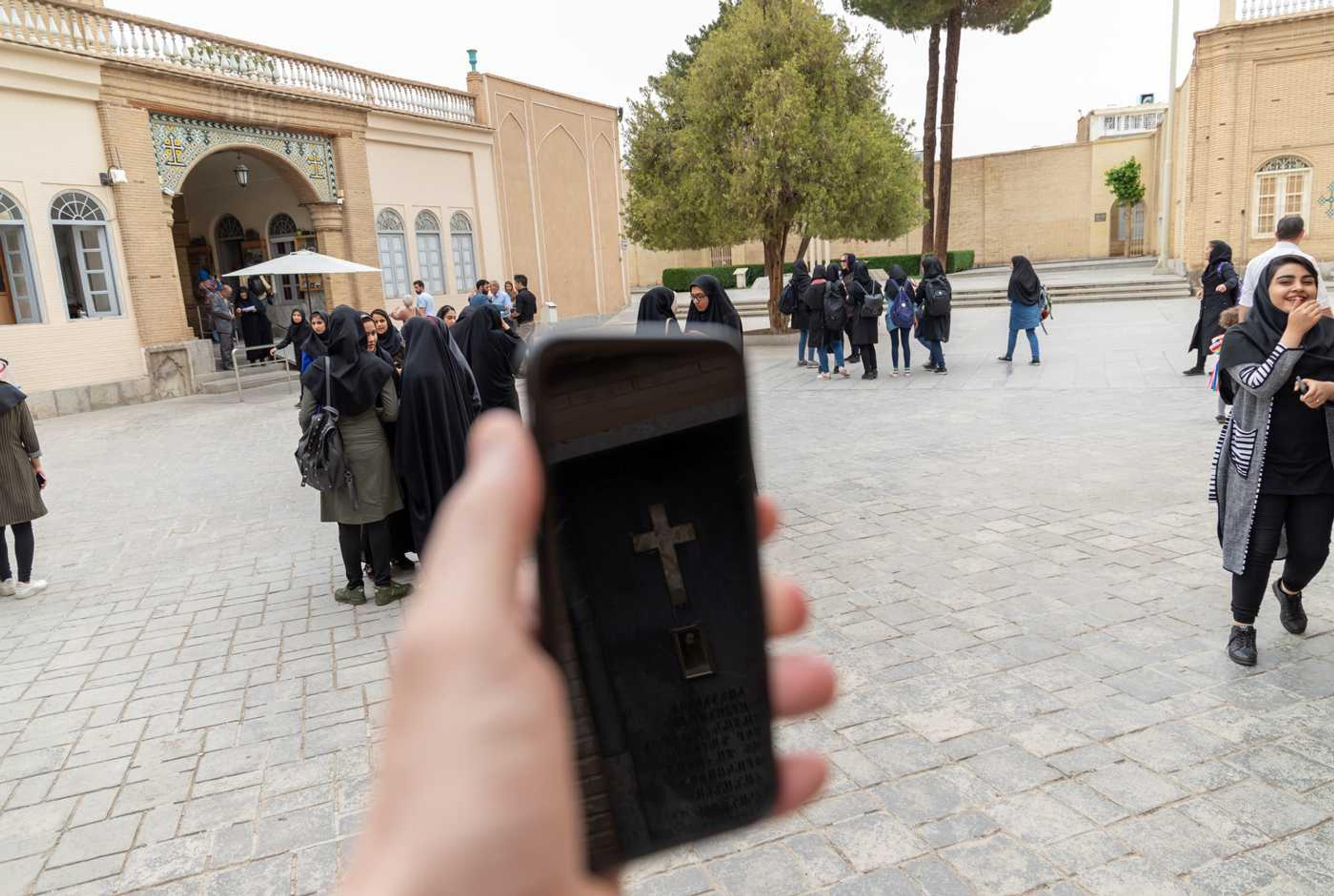 Iran: Christen nach monatelangem Internetausfall wieder in Verbindung
