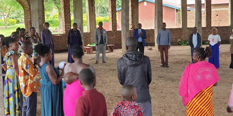 Traumavård för drabbade efter attack i Uganda