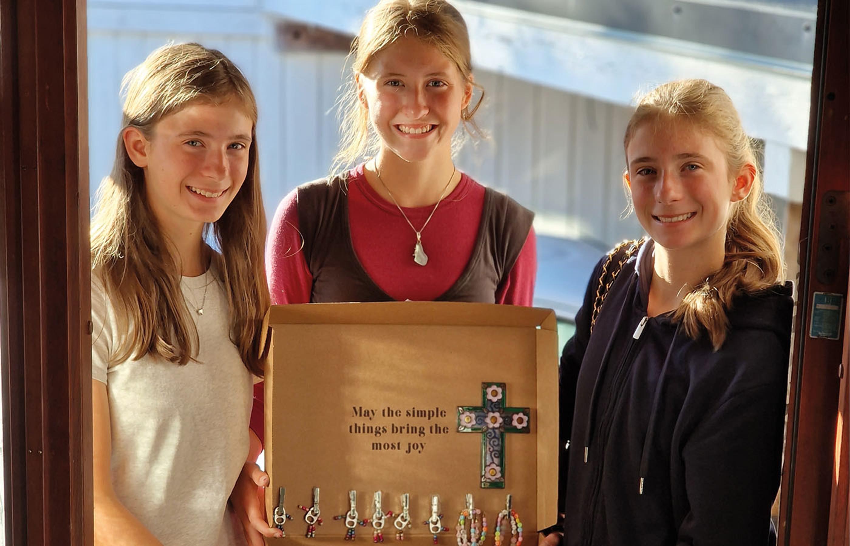 Ella-Otilia Furberg, Vera Furberg och Beatrice Furberg har påbörjat en insamling till Open Doors arbete.