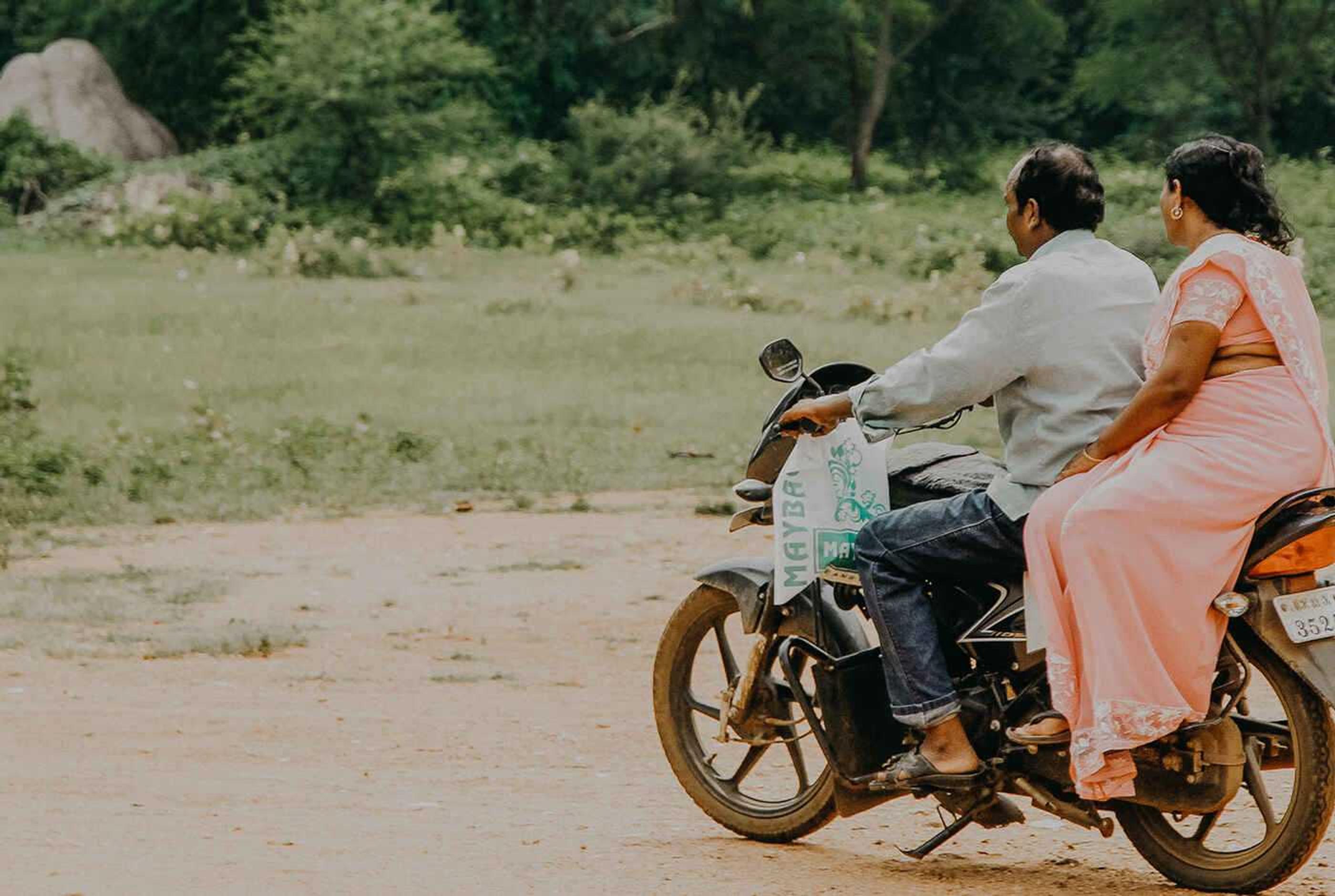 INDIA | COUPLE SEVERELY INJURED