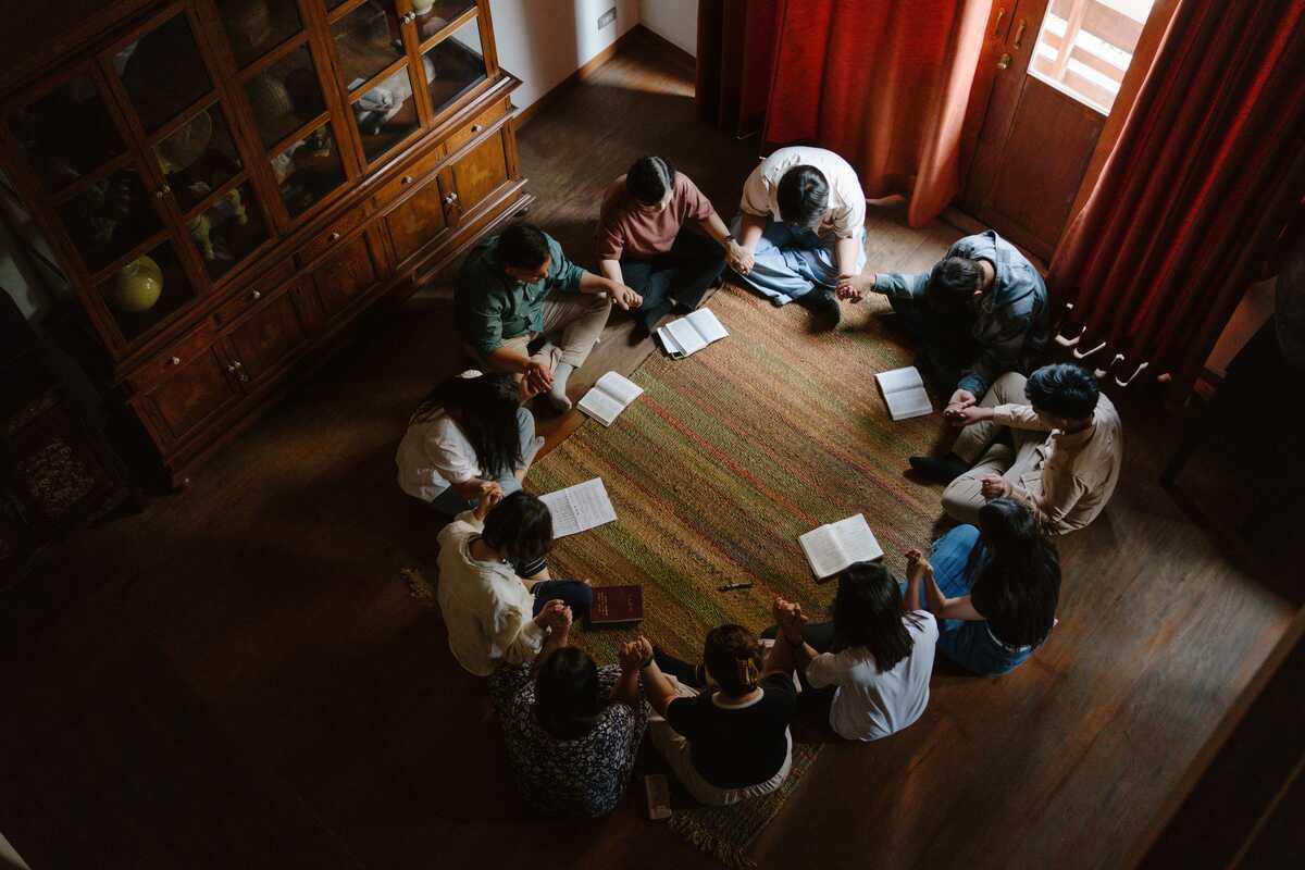 Jinyi leading a fellowship