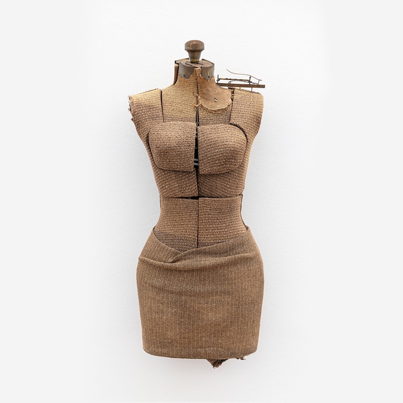 Torso mit Vogelfalle