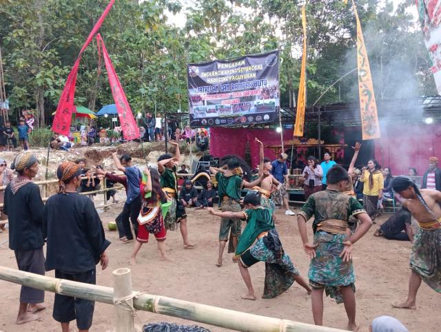 Gambar di dalam artikel