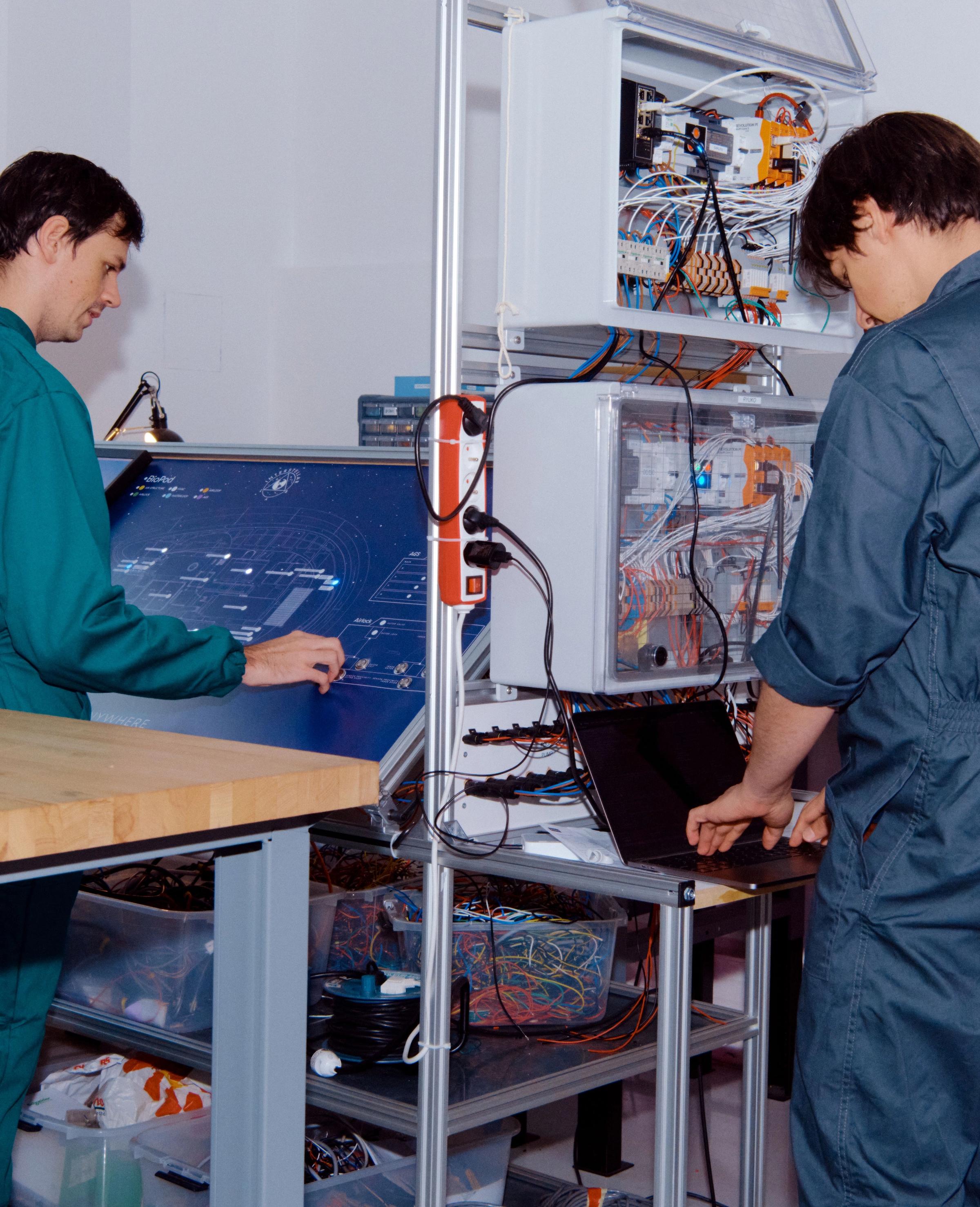 Anthony and Matthieu testing