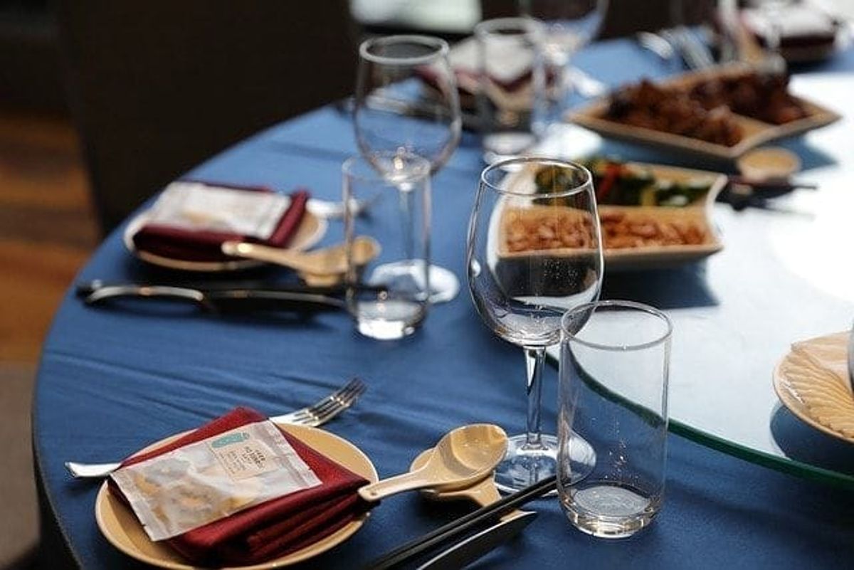 table, table setting, cutlery, corporate events, services