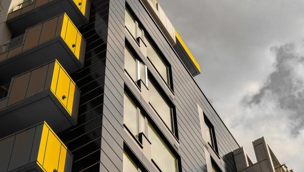 Modern manufacturing facility with robotic automation - Manufacturing PR