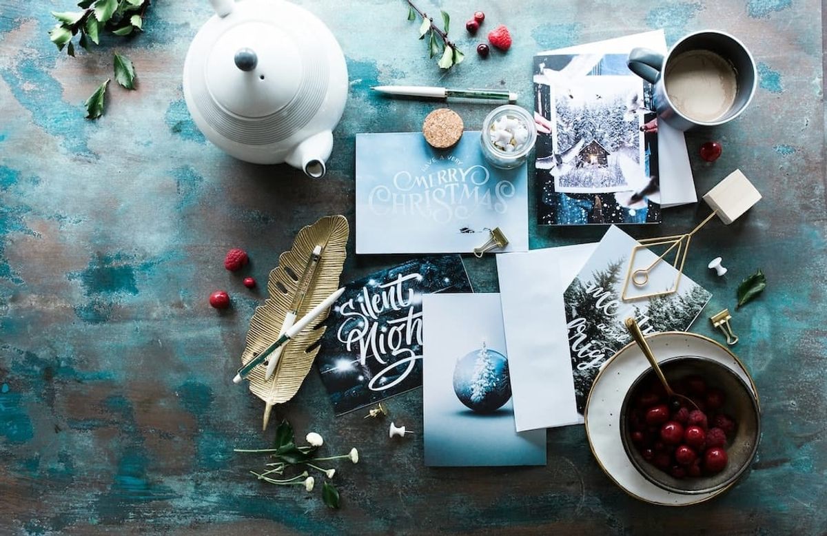 holiday season, social media posts