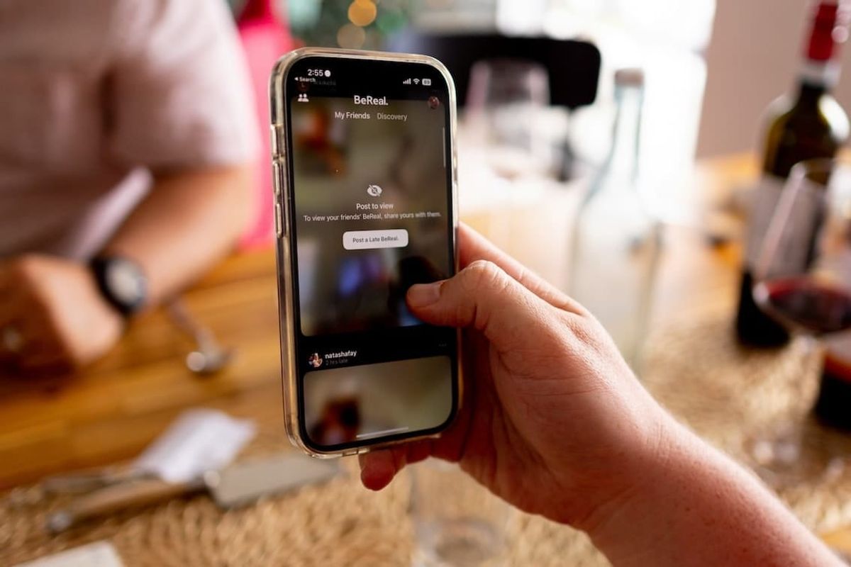 holiday season, social media posts, merry christmas