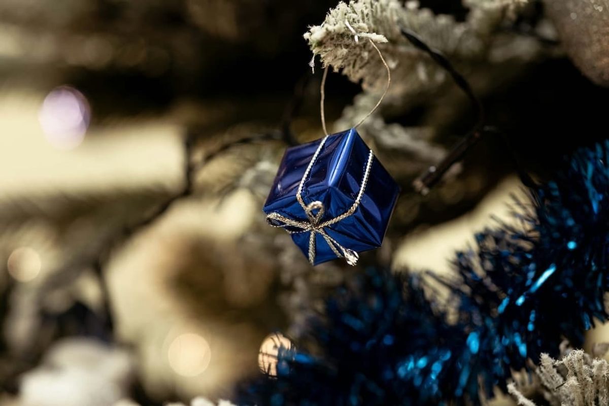 christmas party, christmas tree, holiday party, christmas party themes, christmas theme, christmas party theme ideas