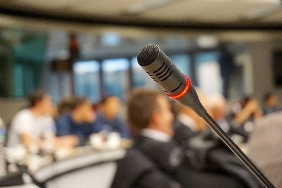 microphone, active, to speak, board members, key points, conference type