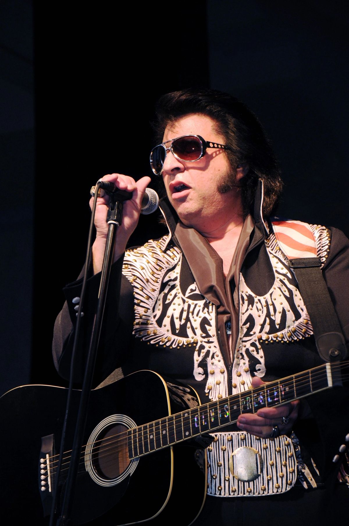 Jinelli Elvis Concert