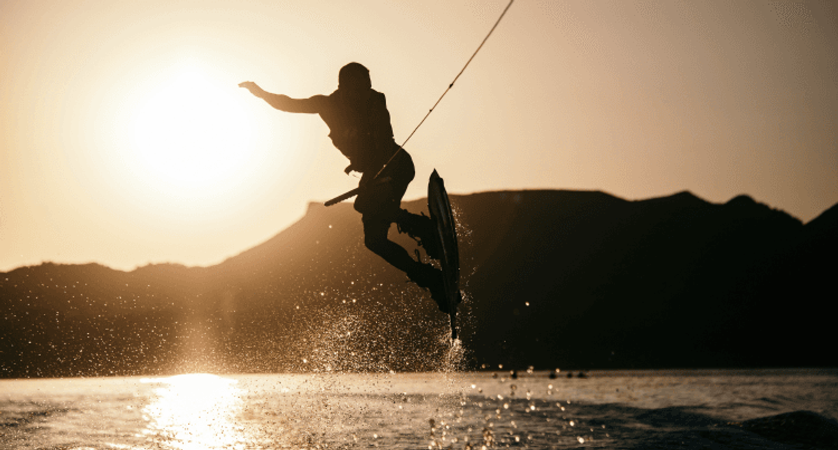 Visual representation of Lake Havasu Water Sports Combine Desert Beauty With Aquatic Fun concepts