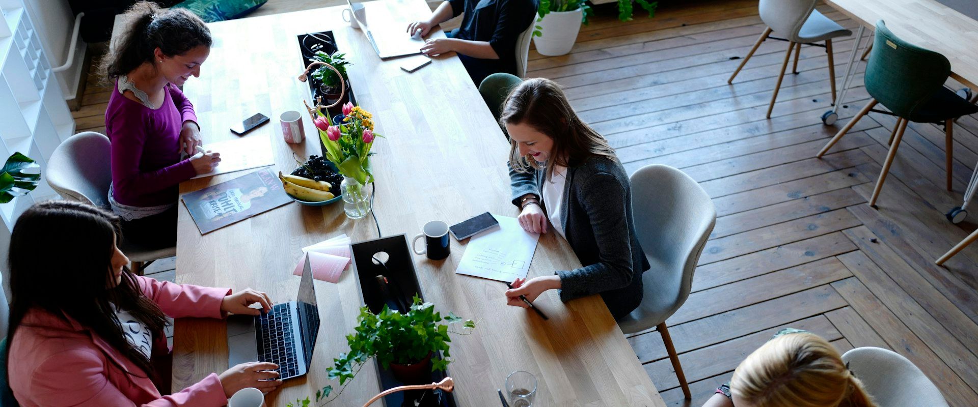 American marketing agency team meeting - Best marketing agencies in the USA