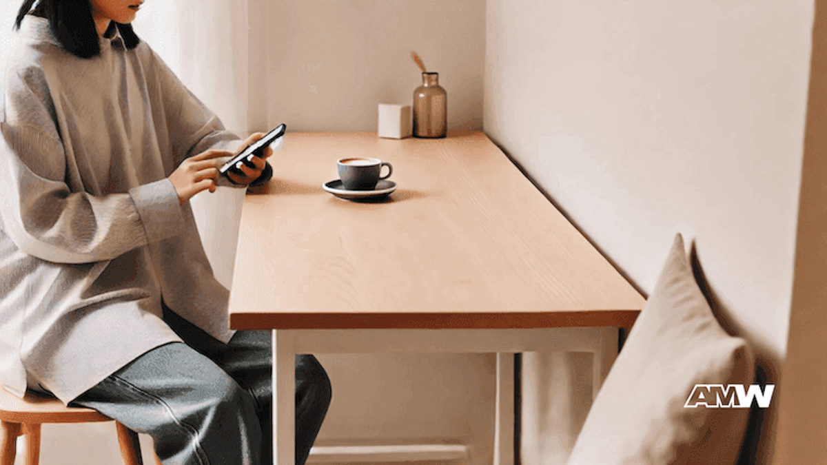 social media marketing, direct messaging, social media strategy