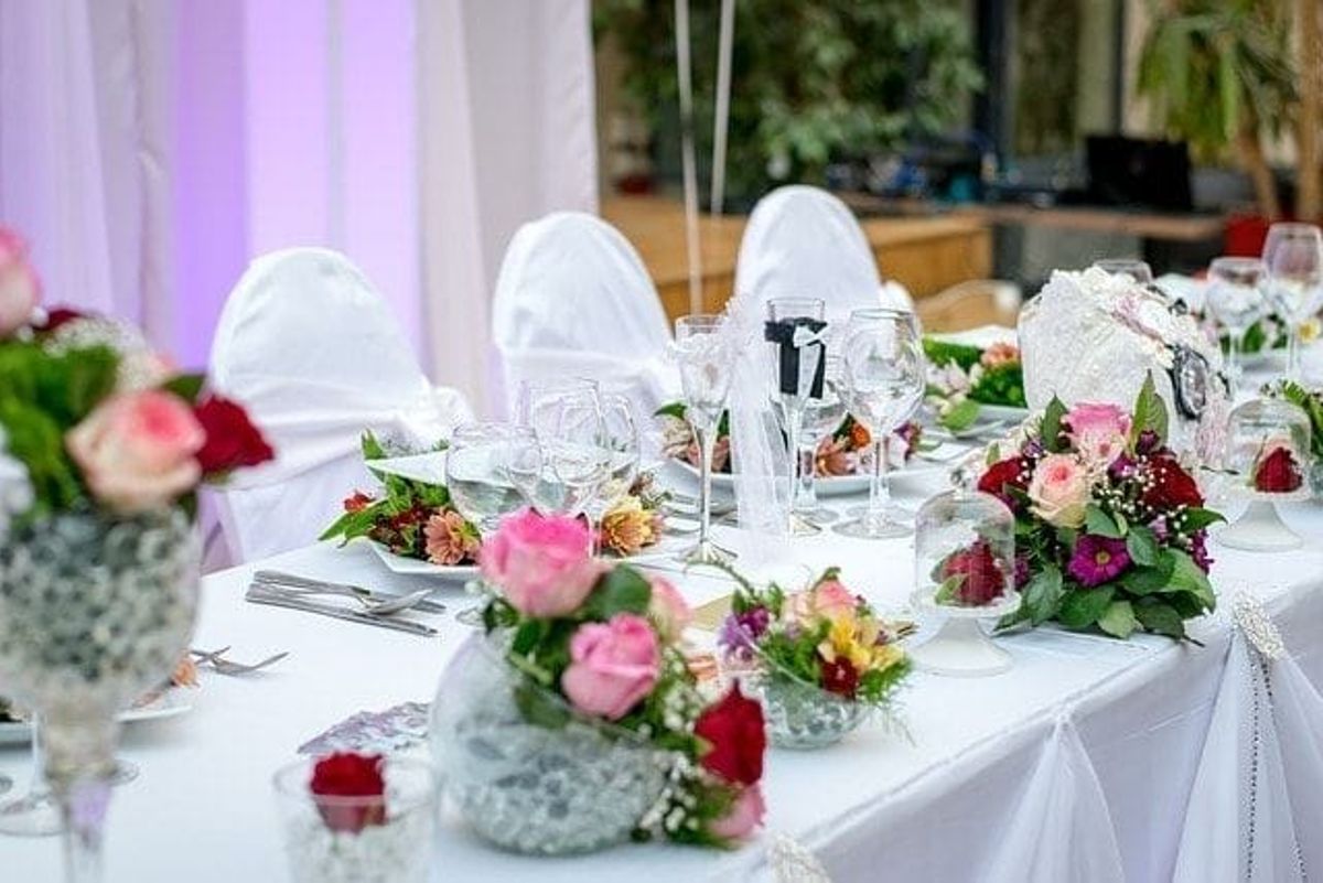 wedding reception, table setting, flower background
