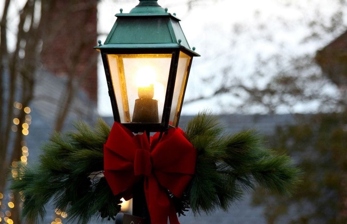 christmas party, holiday party, holiday party theme, christmas theme, company holiday party, festive christmas party themes