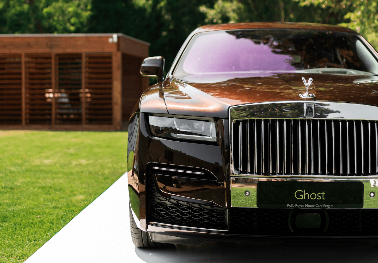 Marketing team discussing how rolls-royce masters bespoke marketing to create million-dollar dreams