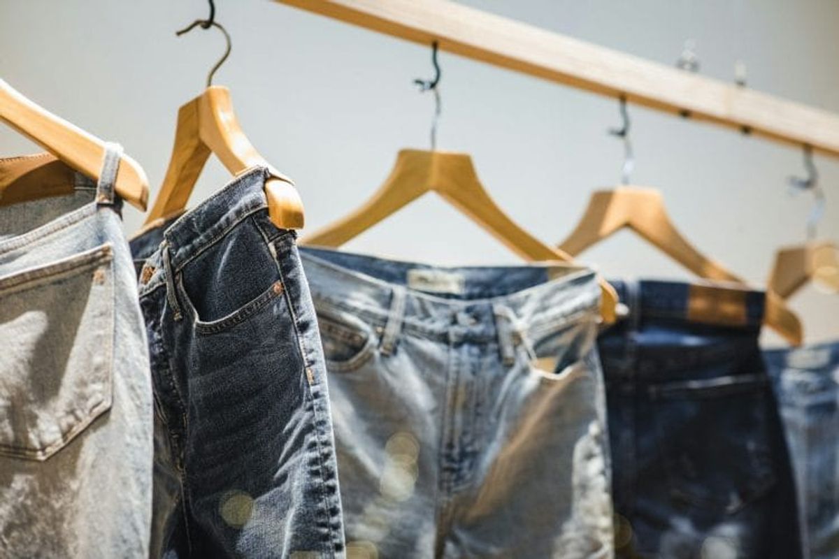 Visual representation of How Sydney Sweeney and American Eagle Revolutionized Denim Marketing concepts