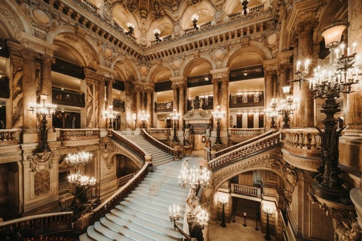Visual representation of How Opera House Branding Transforms Historic Venues into Modern Cultural Powerhouses concepts