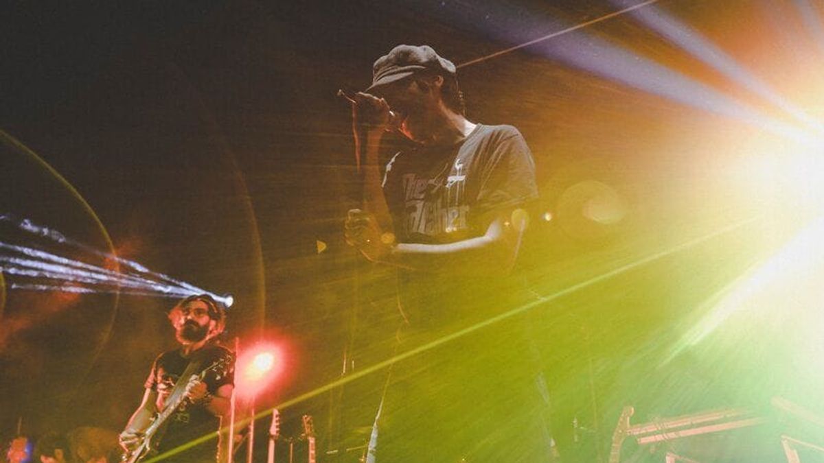 Concert Revolution Elevating