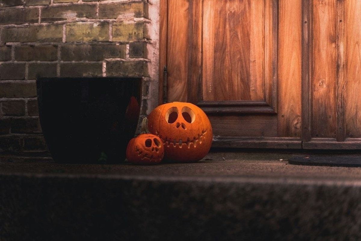 halloween party, halloween party themes, halloween party theme ideas, party theme, invite guests, christmas party