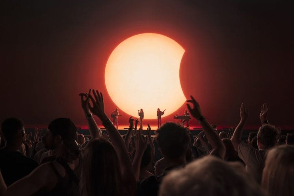 Supporting image for ABBA Voyage: Ultimate Guide to the Revolutionary Concert Experience That Wows Fans