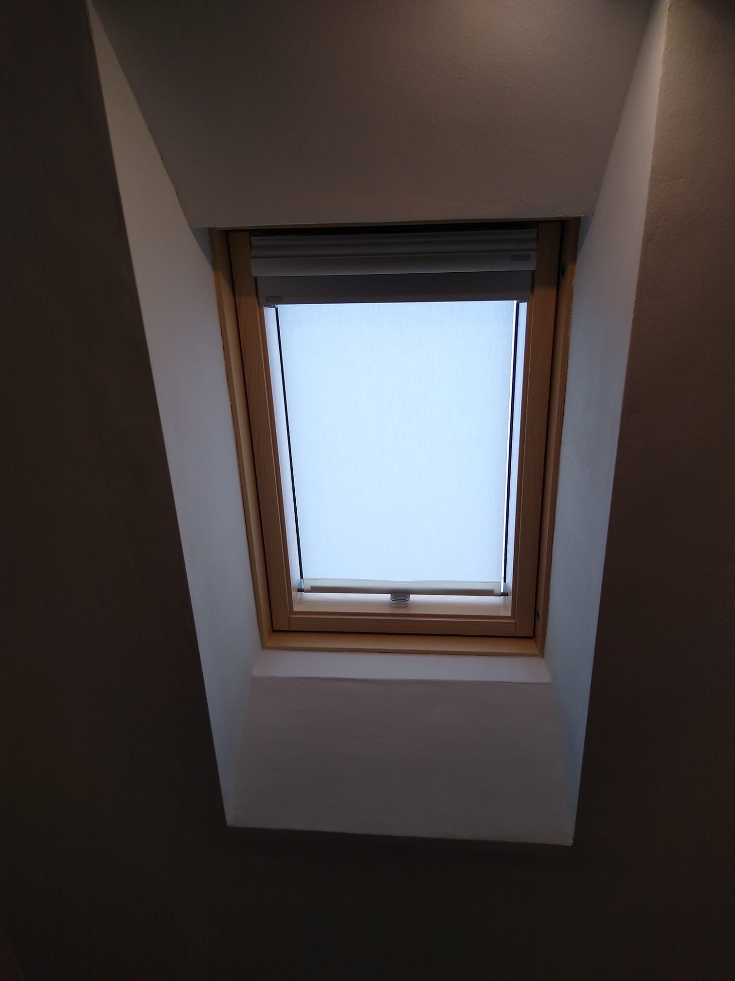 Vgradnja VELUX okna knauf bandažiranje