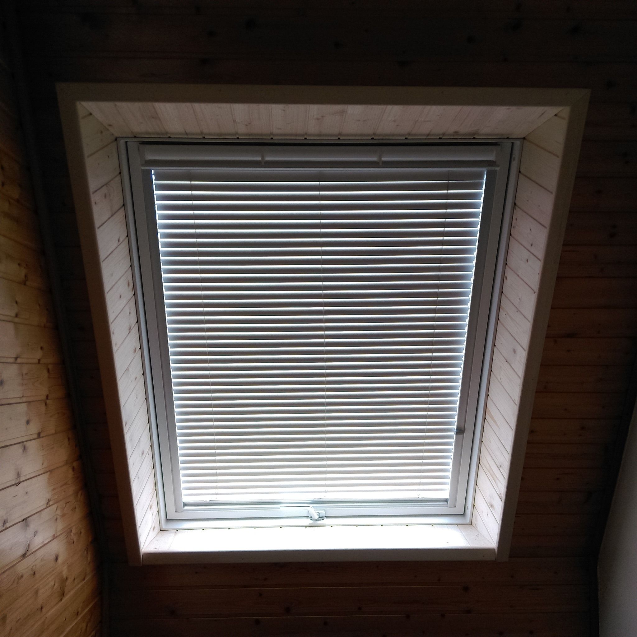 Vgradnja VELUX okna v mansardo