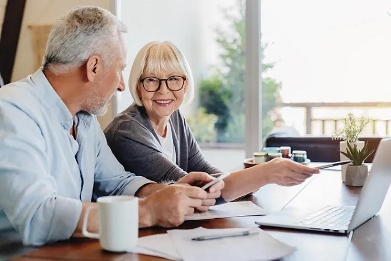 Spokane financial advisor helping a retired couple plan what to do with a $1 million 401k