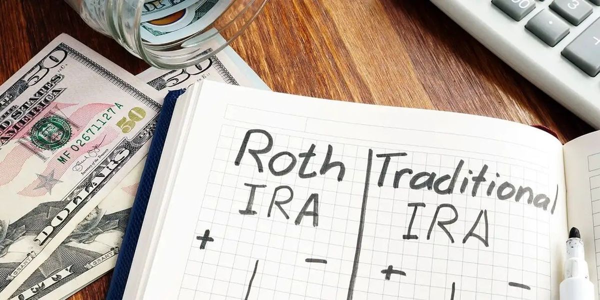 Pros and Cons notebook for Roth or Traditional IRA