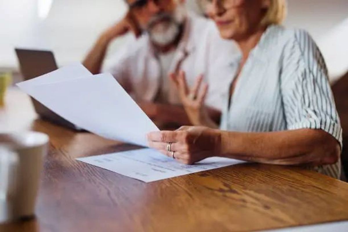 Tax planning image showing inherited IRA distribution decisions and retirement tax analysis